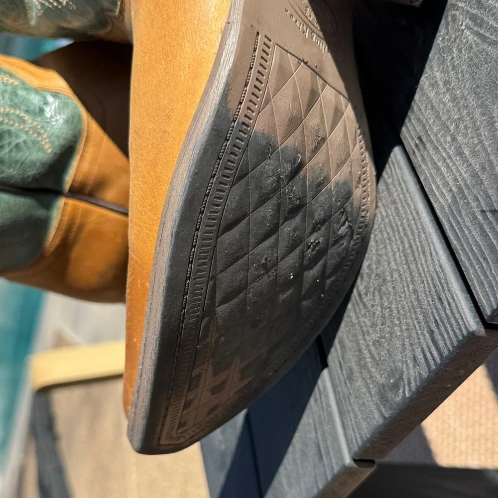 sterling River Green and buckskin Heeled Boots size9. Heavy duty boot. - Picture 8 of 9